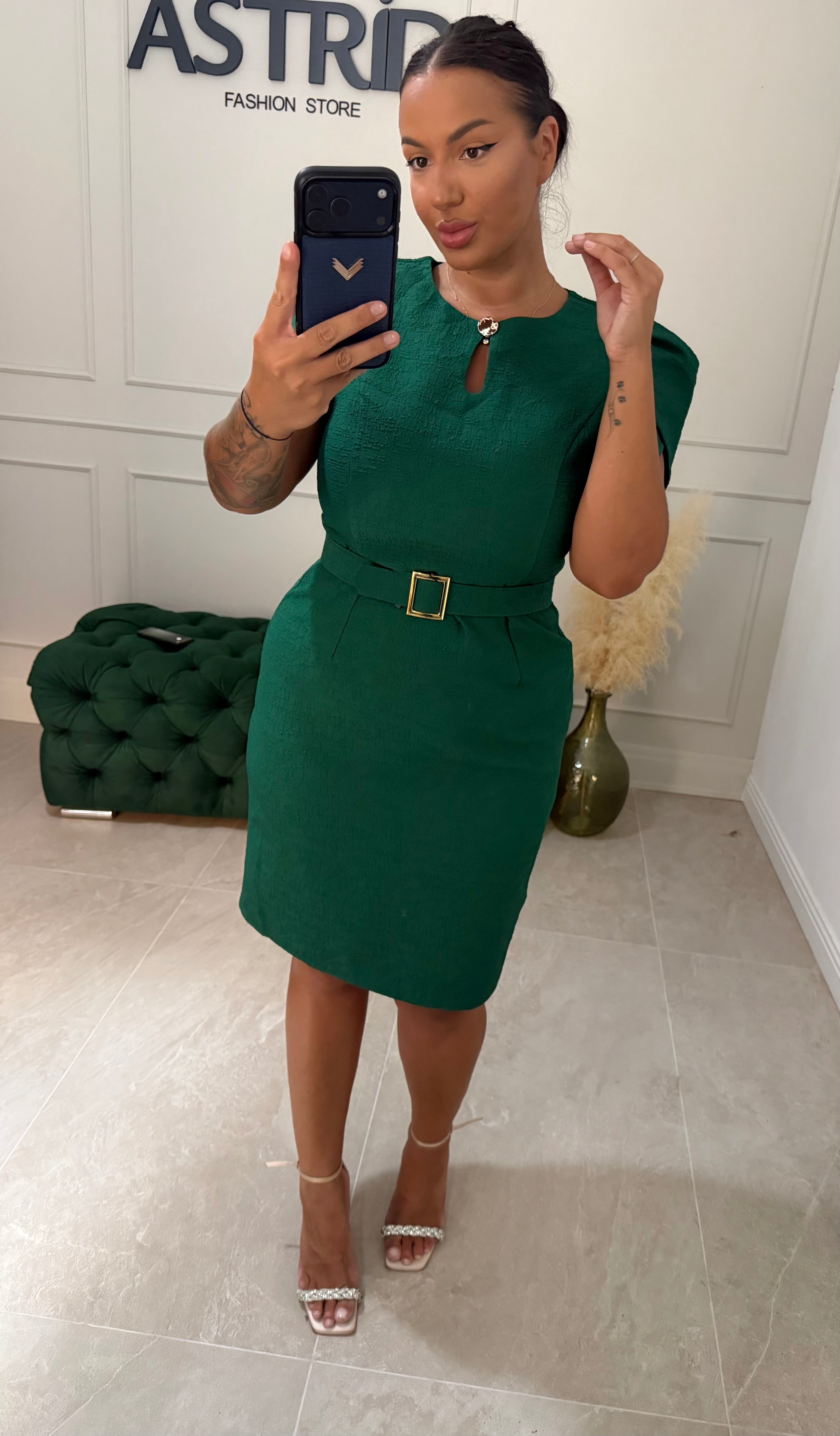 Rochie Nice scurta verde din brocard si curea talie