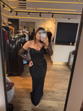 Rochie Dani lunga din dantela cu pietre pe corset si manusi detasabile