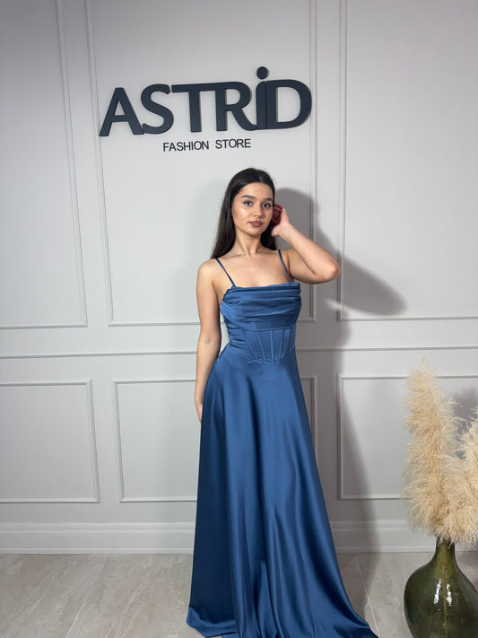 Rochie Erika lungă din satin în cloș cu corset la spate