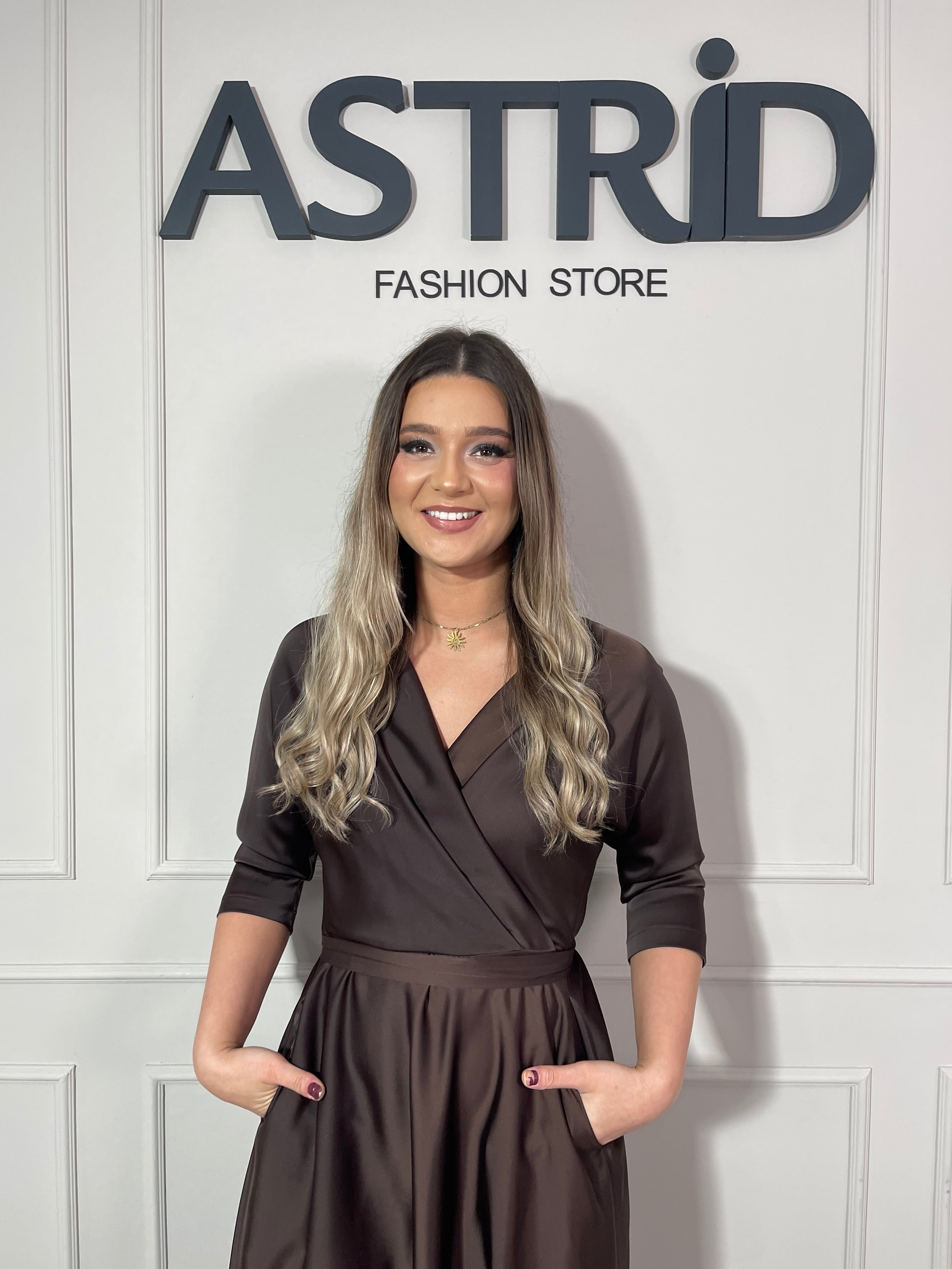 Rochie Dora midi din satin cu cordon în talie