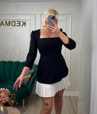 Rochie Nicky tip sacou scurta cu volane albe