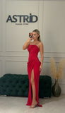 Rochie Milly lunga cu corset si trena laterală cu crapatura pe picior