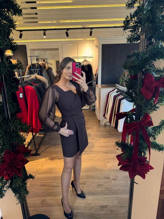 Rochie Ashley scurtă cu mânecă din tiul