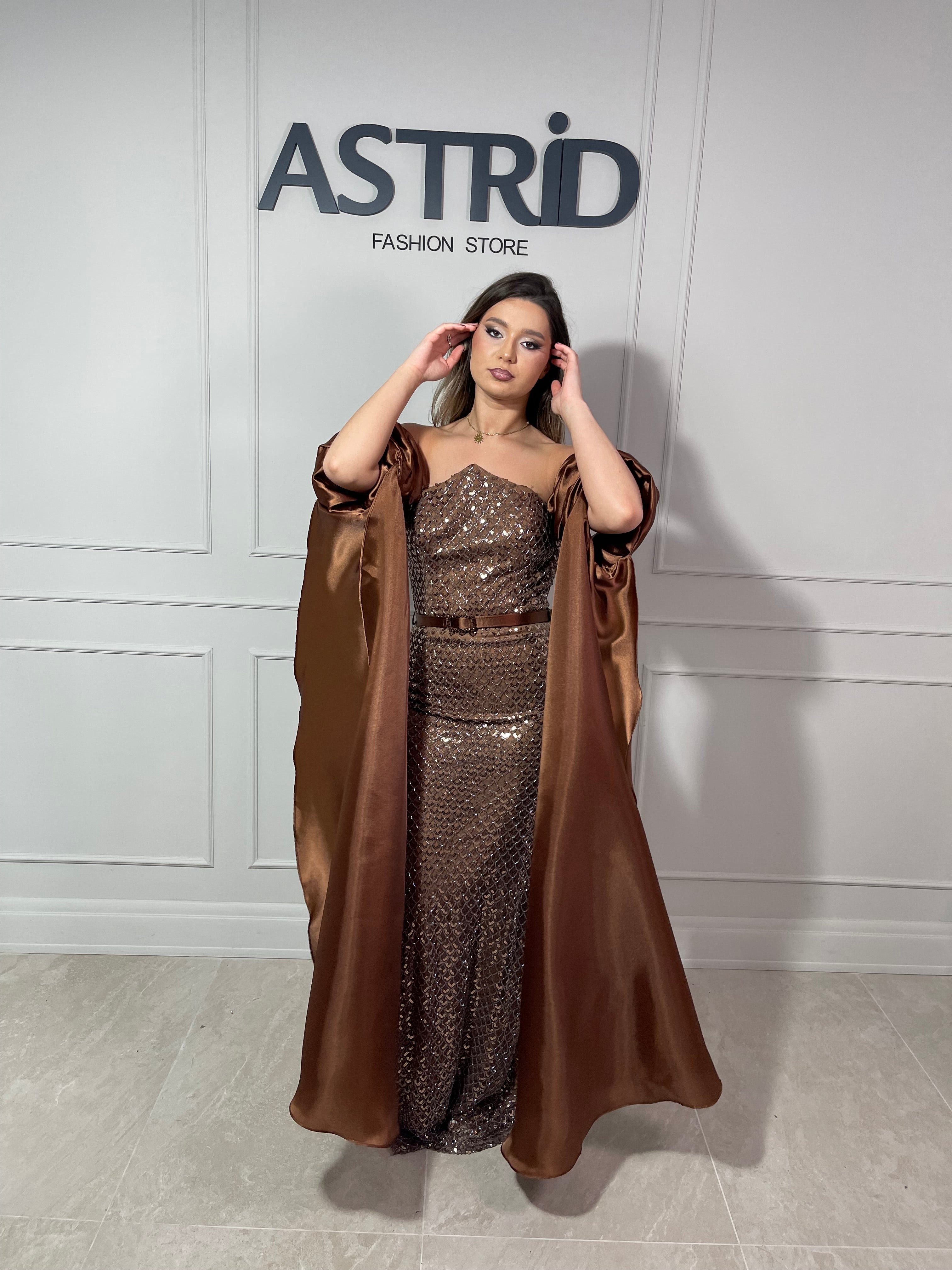 Rochie Gloria lungă cu paiete și mâneci fluture