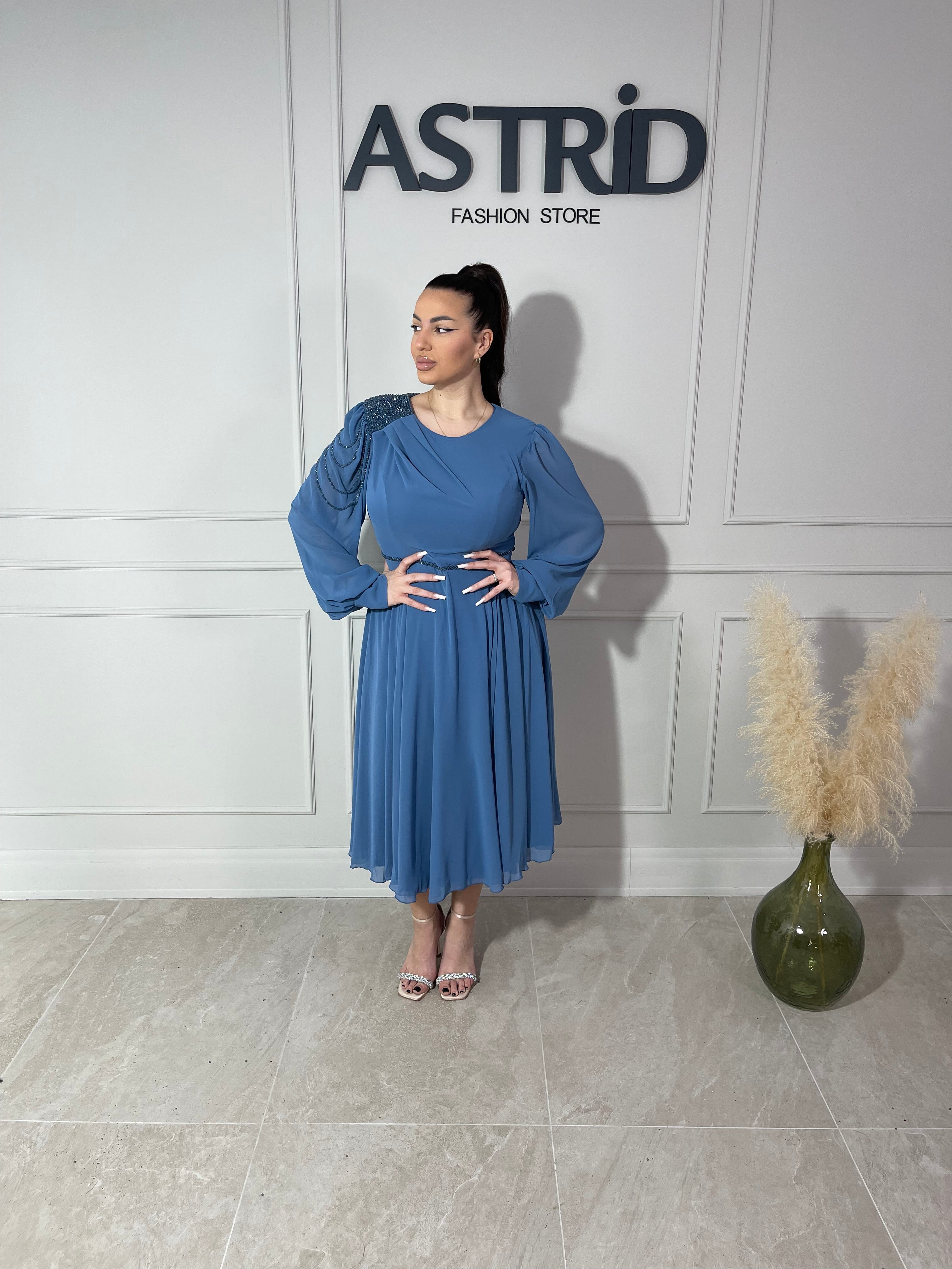 Rochie Gloria midi din voal mânecă lungă accesoriu pietre