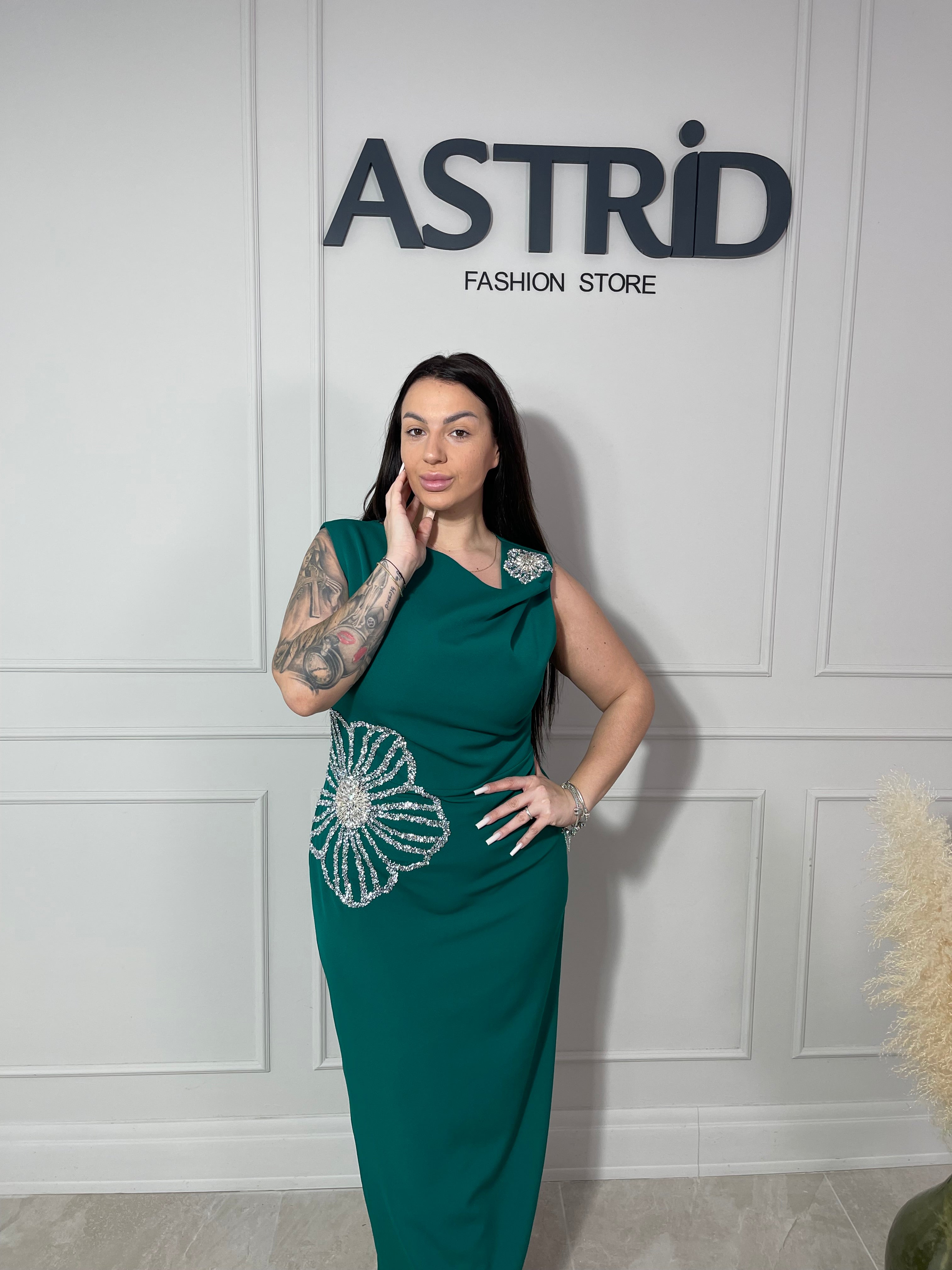 Rochie Yolanda midi cu accesoriu floare din pietre