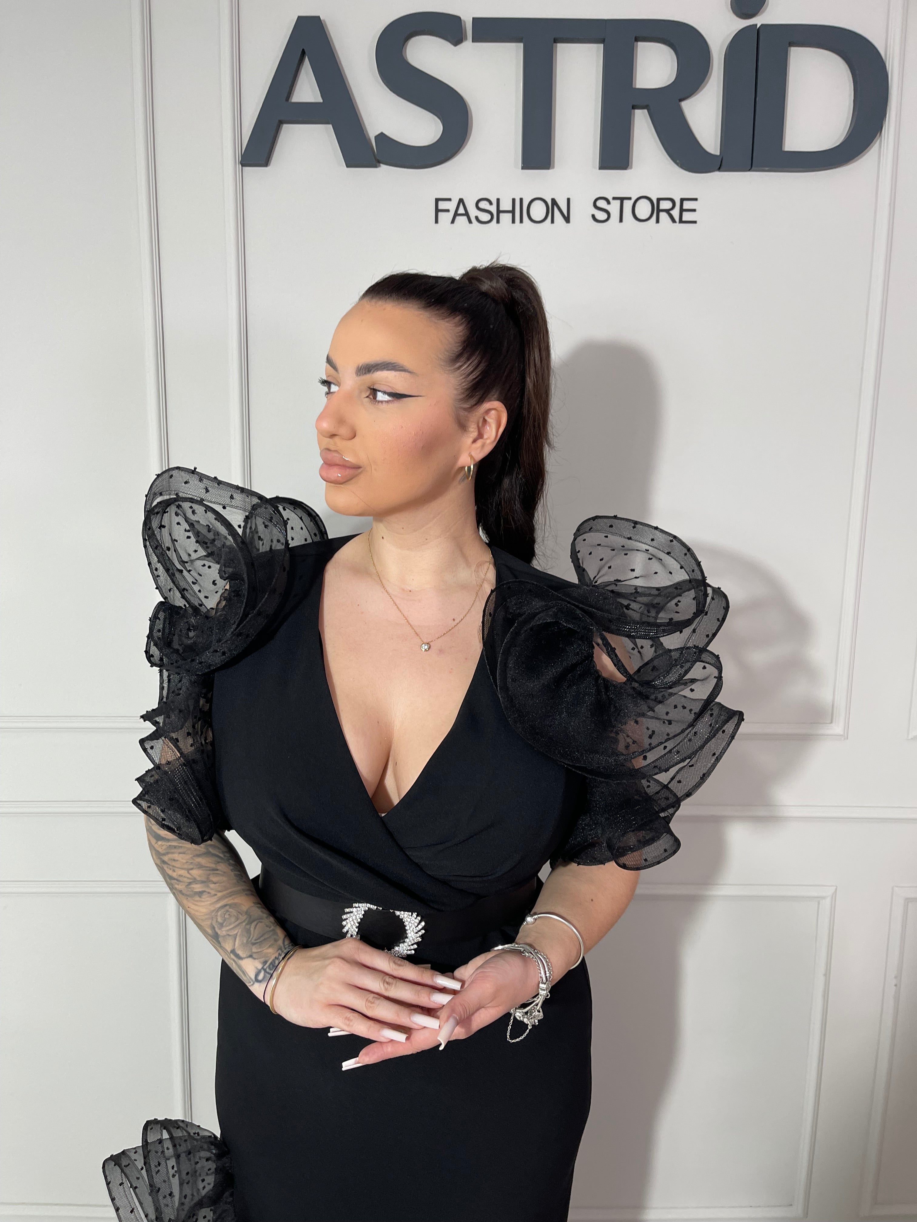 Rochie Elisa midi cu aplicații volane la umăr și picior curea în talie