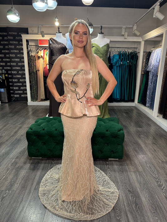 Rochie Goldie lunga auriu cu corset si fusta din pietre si paiete