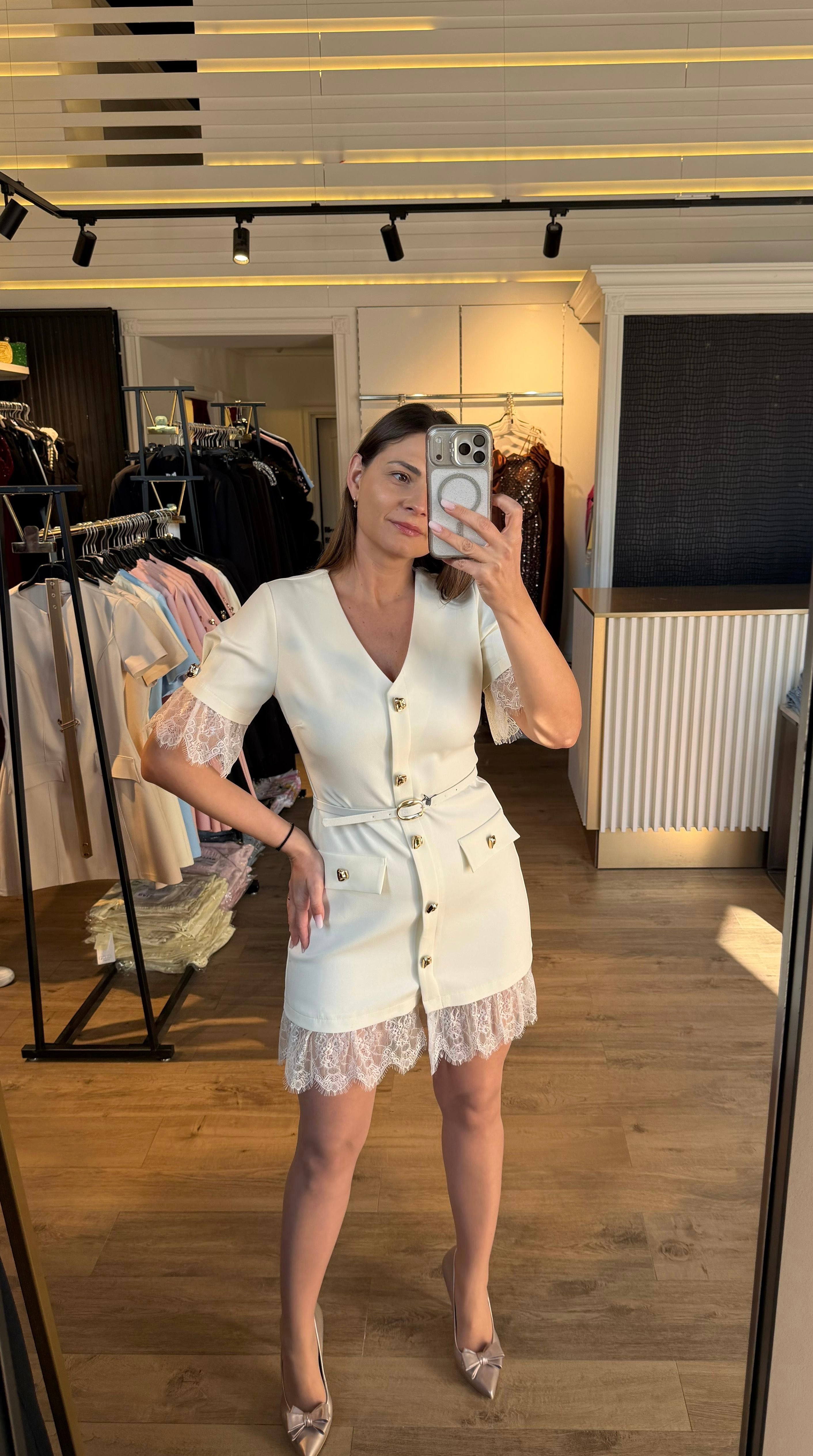 Rochie Glam aplicații dantelă și nasturi aurii curea în talie