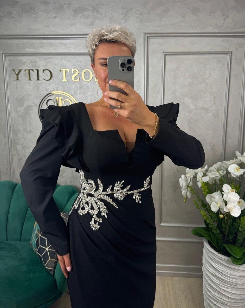Rochie Georgia midi cu maneci lungi si accesoriu argintiu in talie