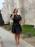 Rochie Delicia scurta in clos cu detalii nasturi aurii