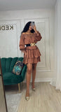 Rochie Nerea scurta in clos cu umerii goi si maneci lungi