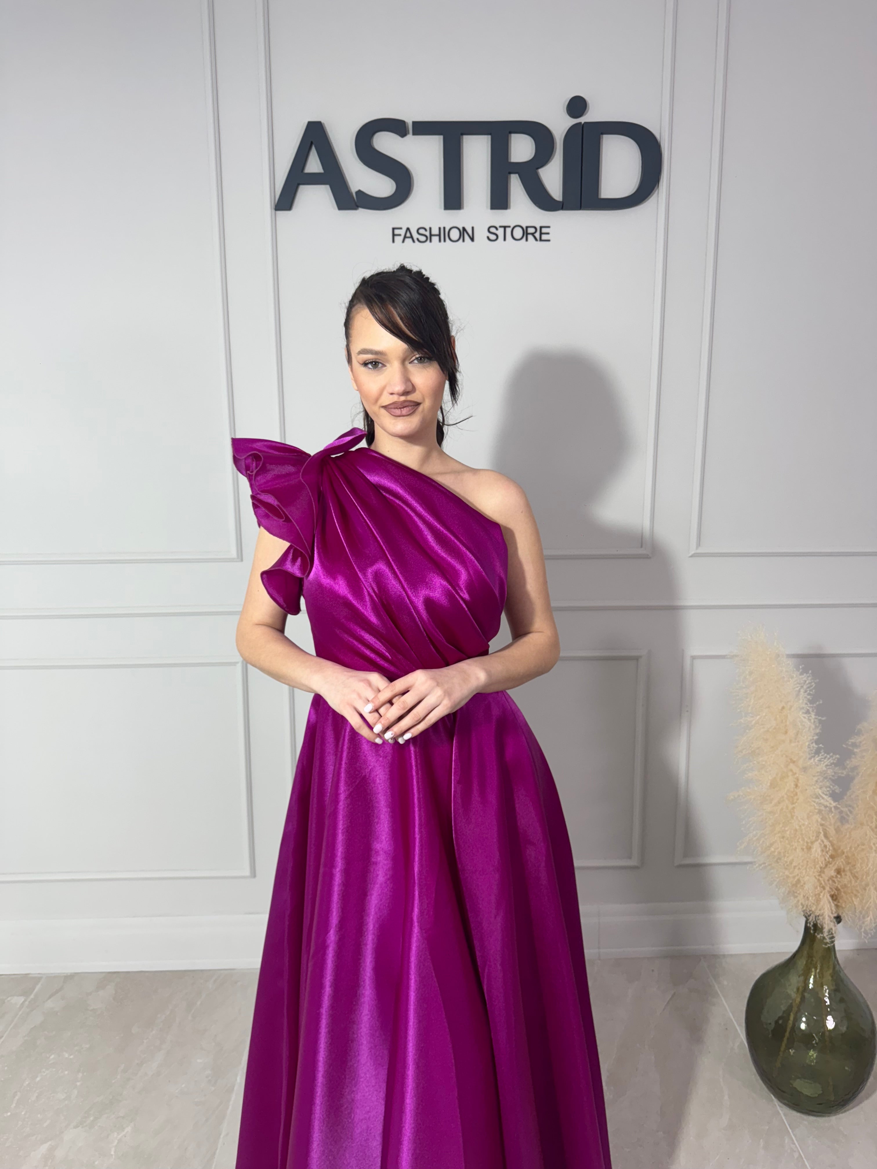 Rochie Alma midi în cloș pe un umăr și curea în talie
