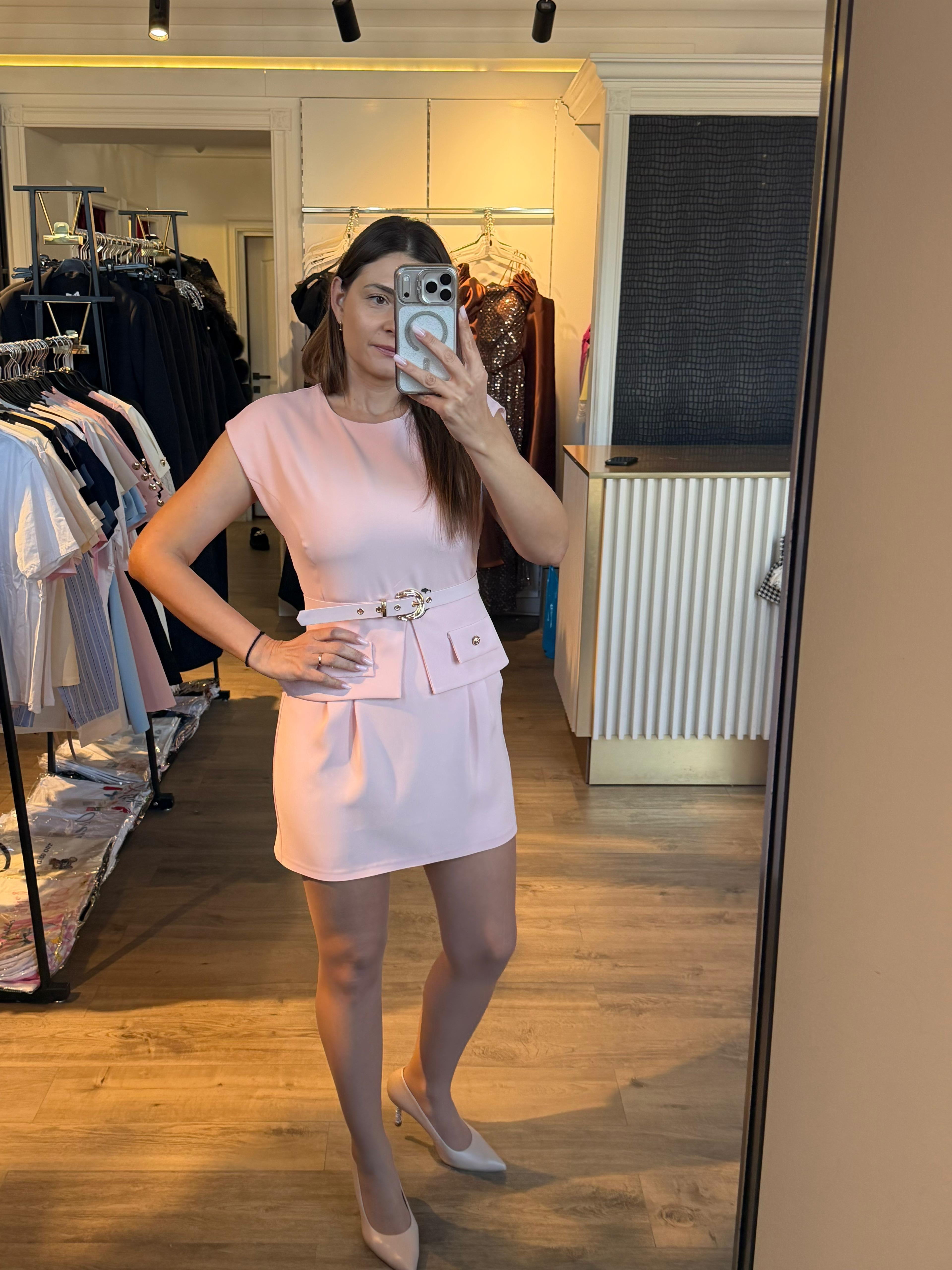 Rochie Alice scurtă cu volan în talie și curea