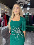 Rochie Rebeca midi pe corp mânecă din voal și aplicații pietre la talie