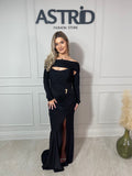 Rochie Vanessa lungă neagră crăpătură pe picior accesoriu auriu în talie și mânecă detașabilă