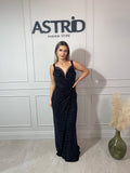 Rochie Emma lungă din paiete cupe tip scoică crăpătură  pe picior