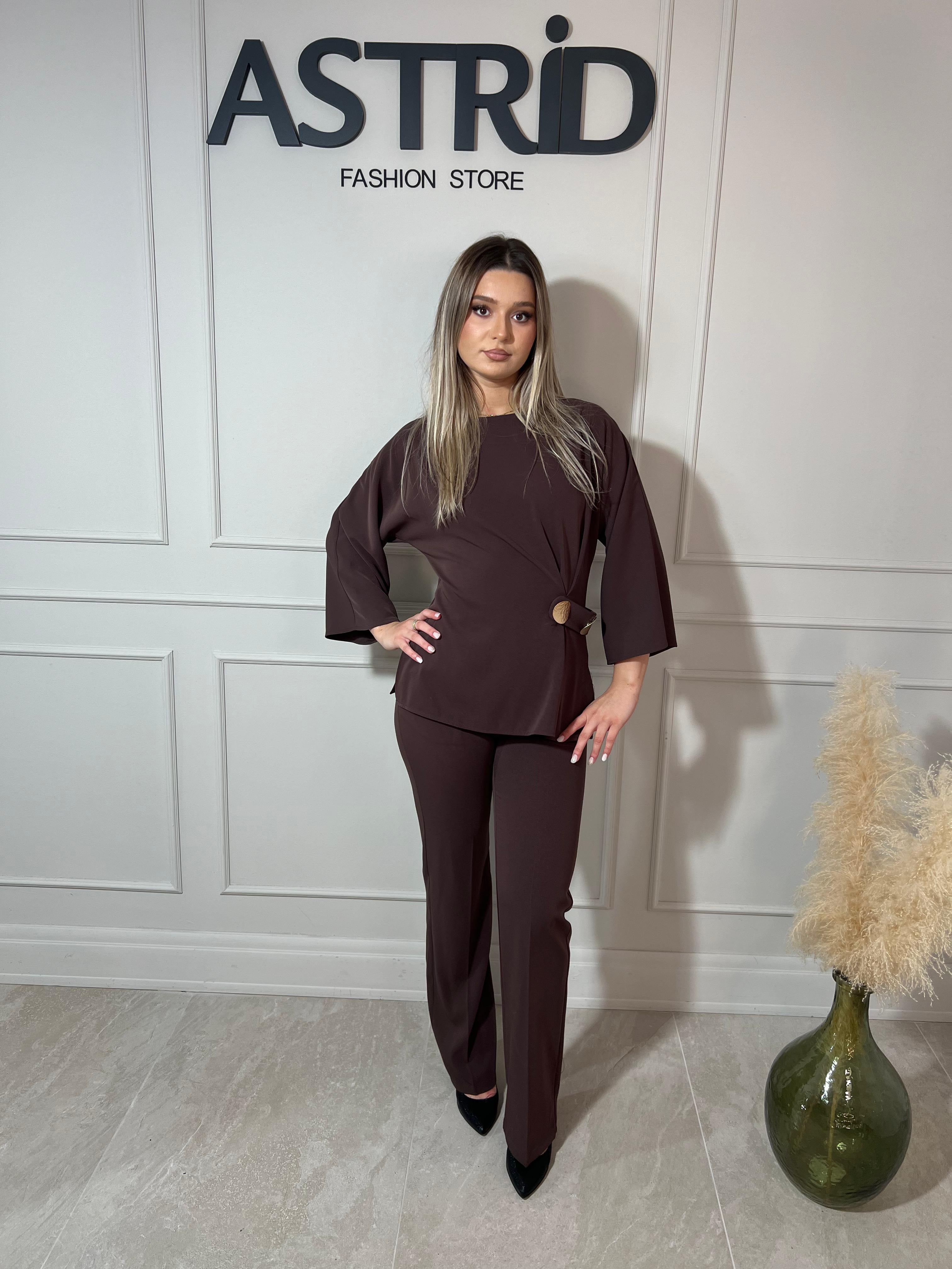 Compleu Petra din două piese cu accesoriu auriu în talie