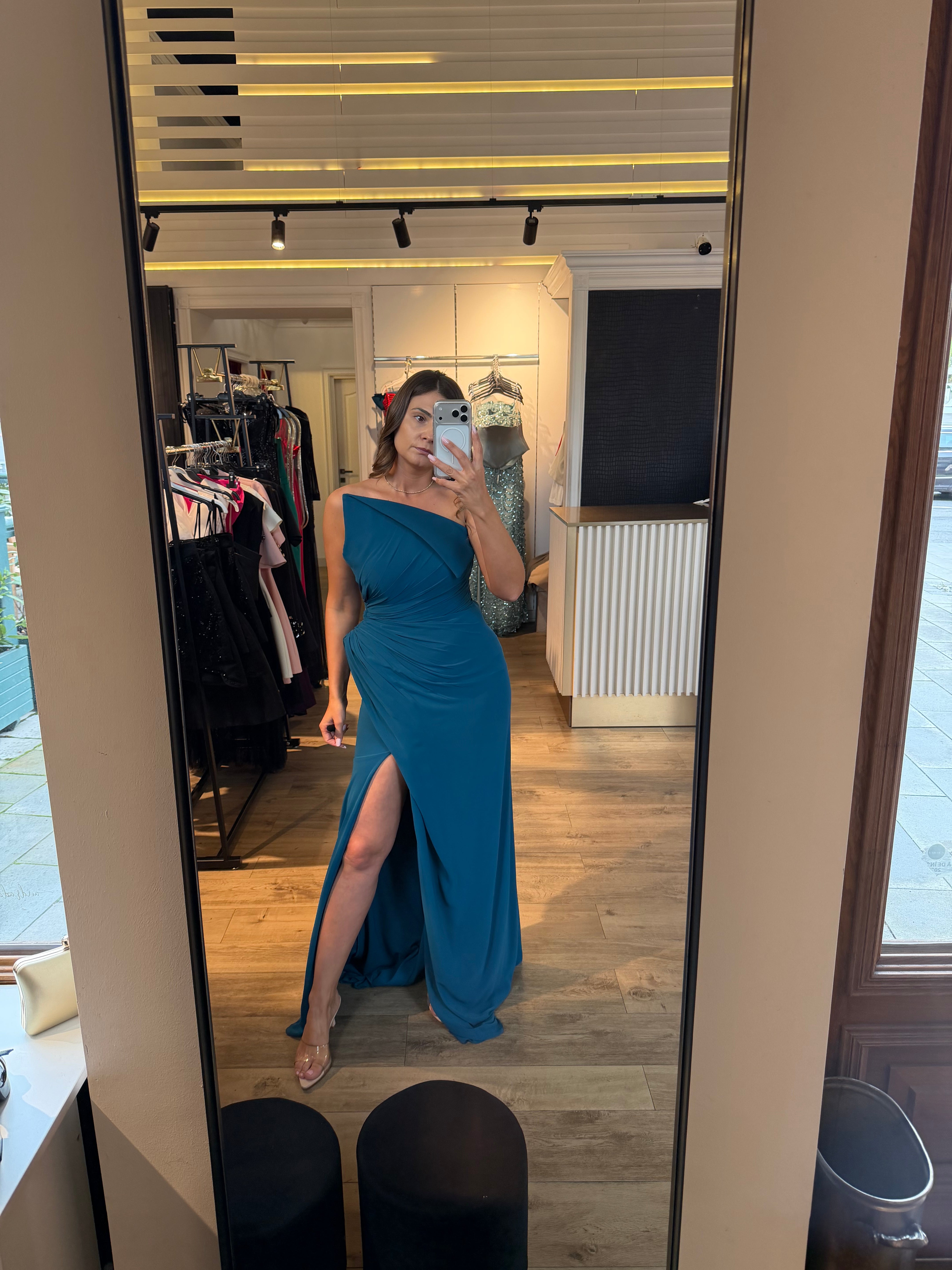 Rochie Blue lunga cu drapaj in talie si corset in colt
