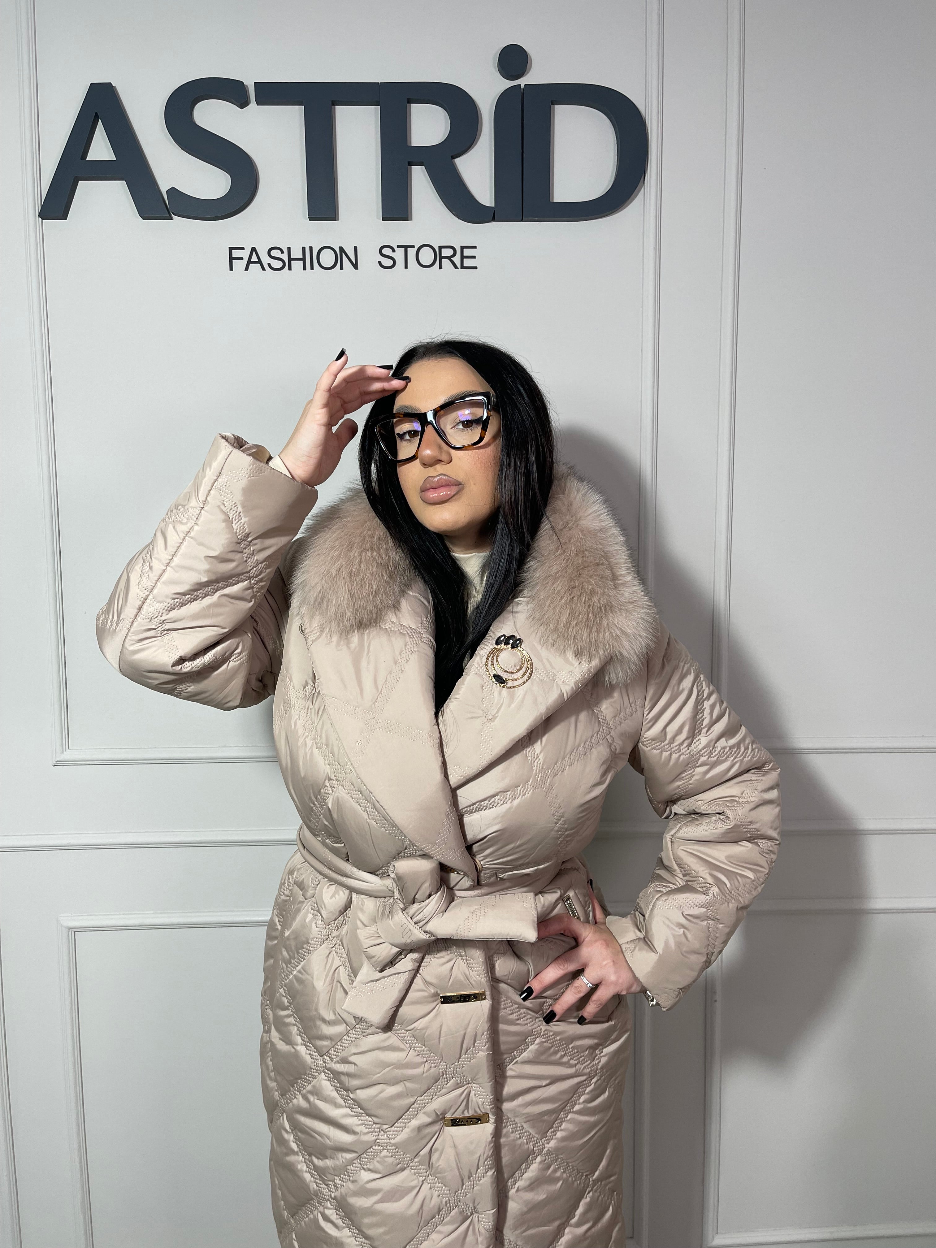 Geaca Freya lungă cu balana la guler și cordon în talie