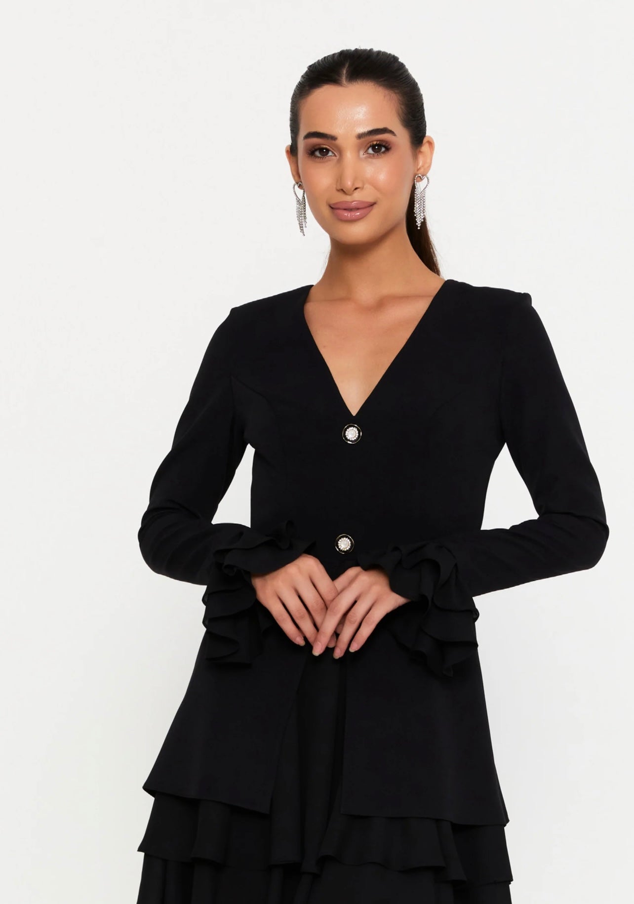 Rochie Celine scurtă cu volanase negre și mânecă lungă