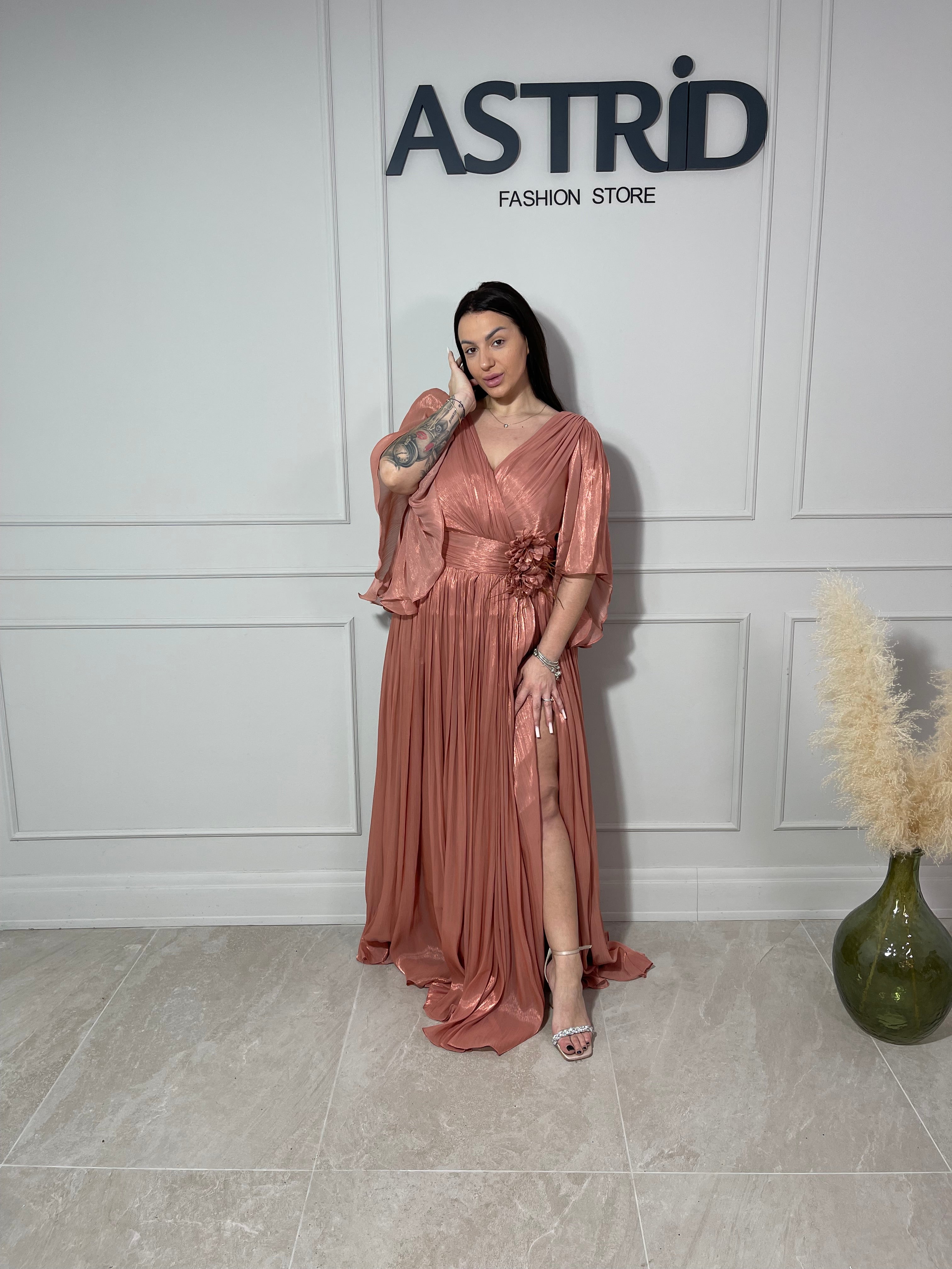 Rochie Sofia lungă mânecă clopot și accesoriu floare la talie