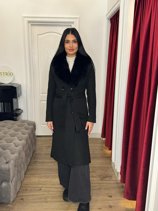 Palton Amelie negru cu nasturi în spate blană la guler și cordon în talie