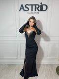 Rochie Grațiela lungă falduri în talie aplicații pietre la bust și accesorizata cu mănuși