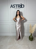 Rochie Devon lungă din licra pe corp crăpătură pe picior și corset la spate