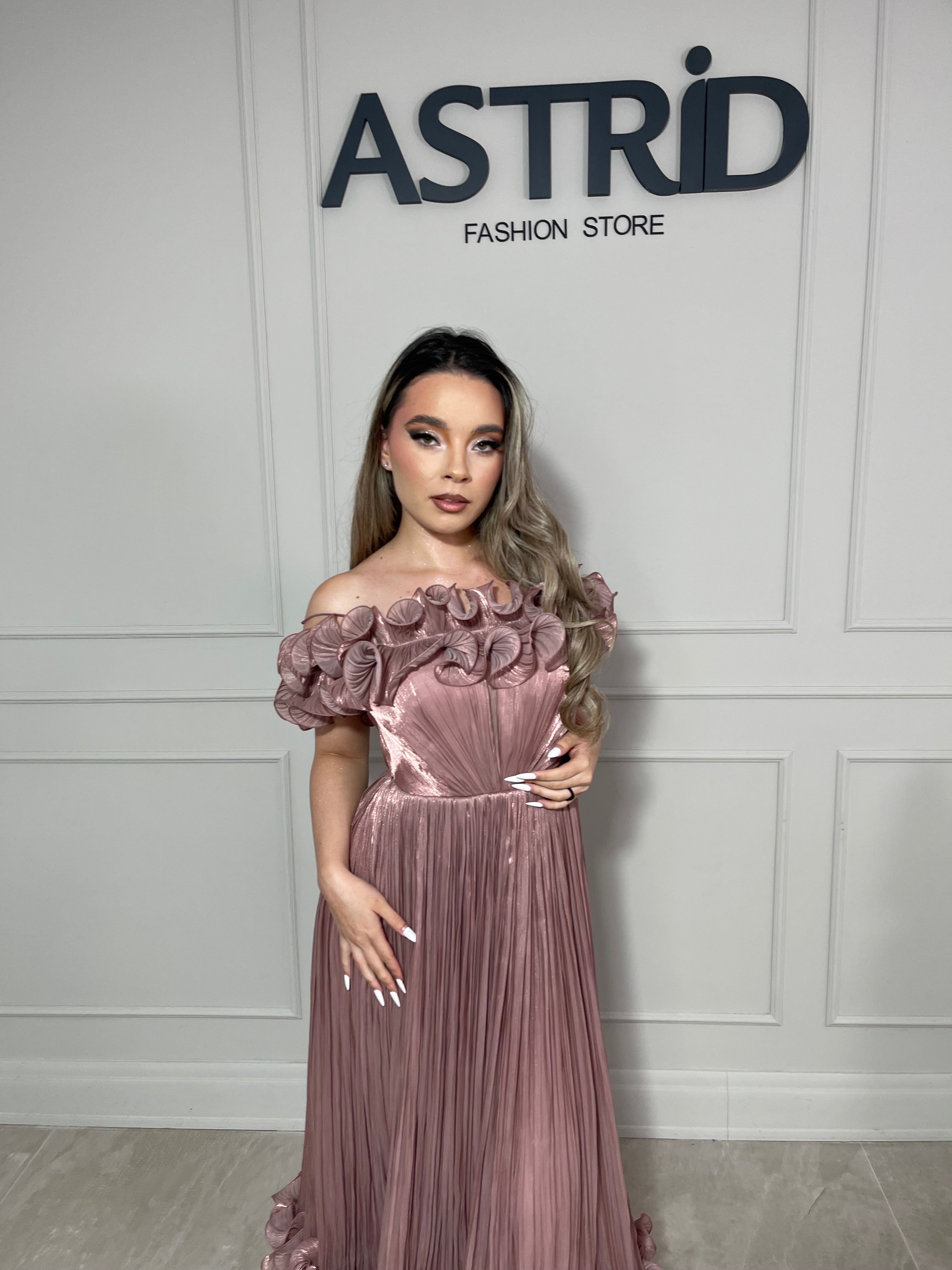 Rochie Arsi midi din voal plisată cu volane și mânecă căzută