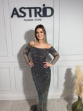 Rochie Paulis lunga cu crapatura pe picior si maneci lungi
