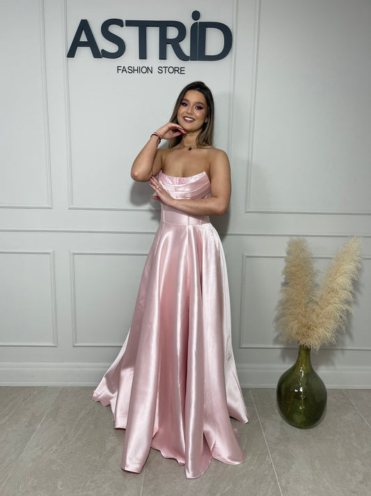 Rochie Karla, lungă din tafta, cu croială amplă și bust decorat cu aplicații strălucitoare, ideală pentru un look elegant și rafinat