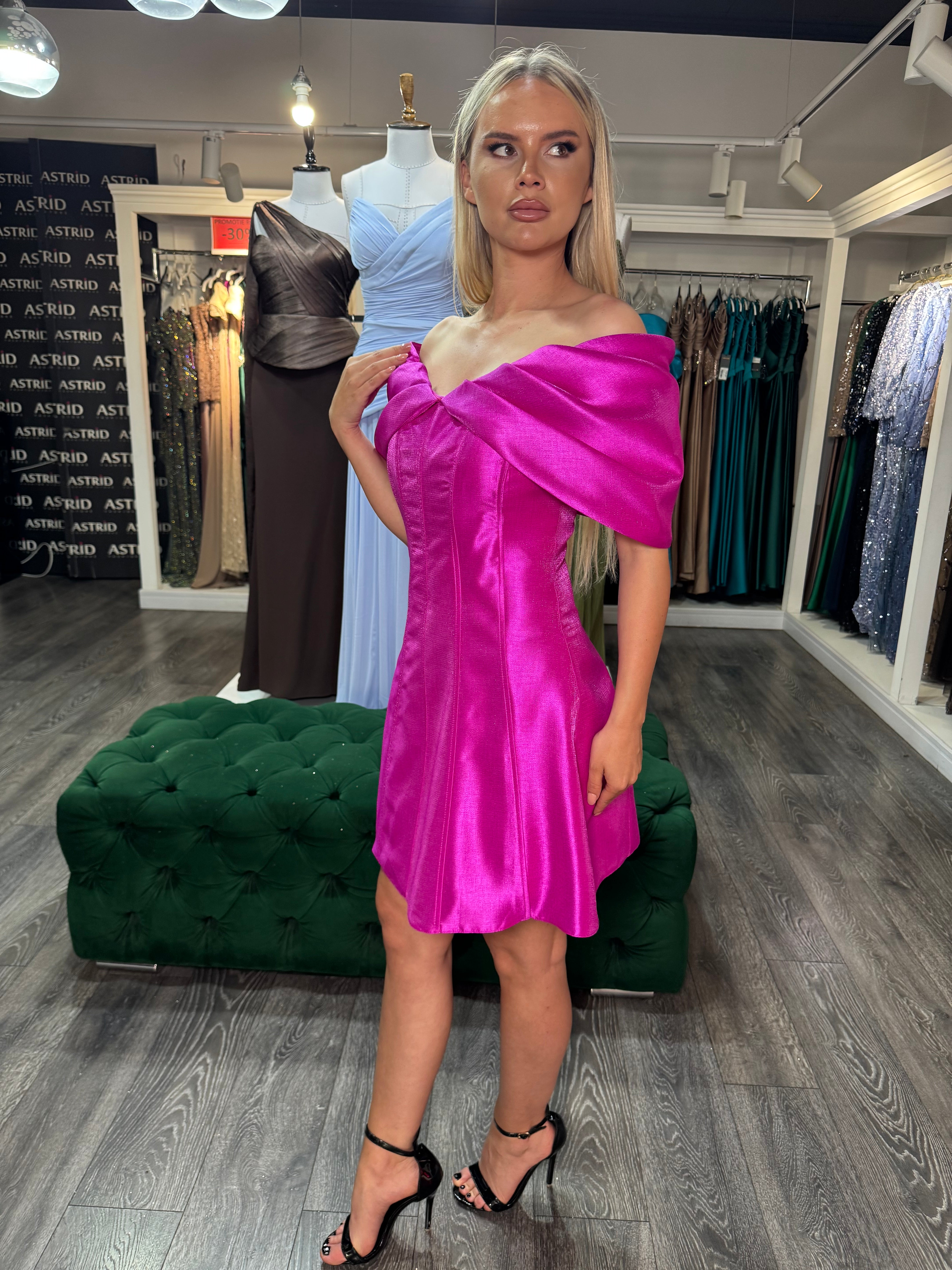 Rochie Clarence scurta din tafta stil clopot