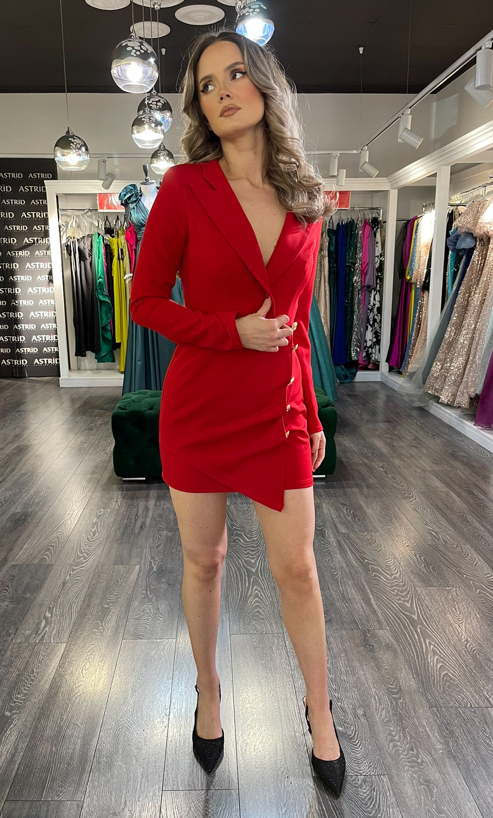 Rochie Elisa scurtă cu nasturii aurii și mânecă lungă