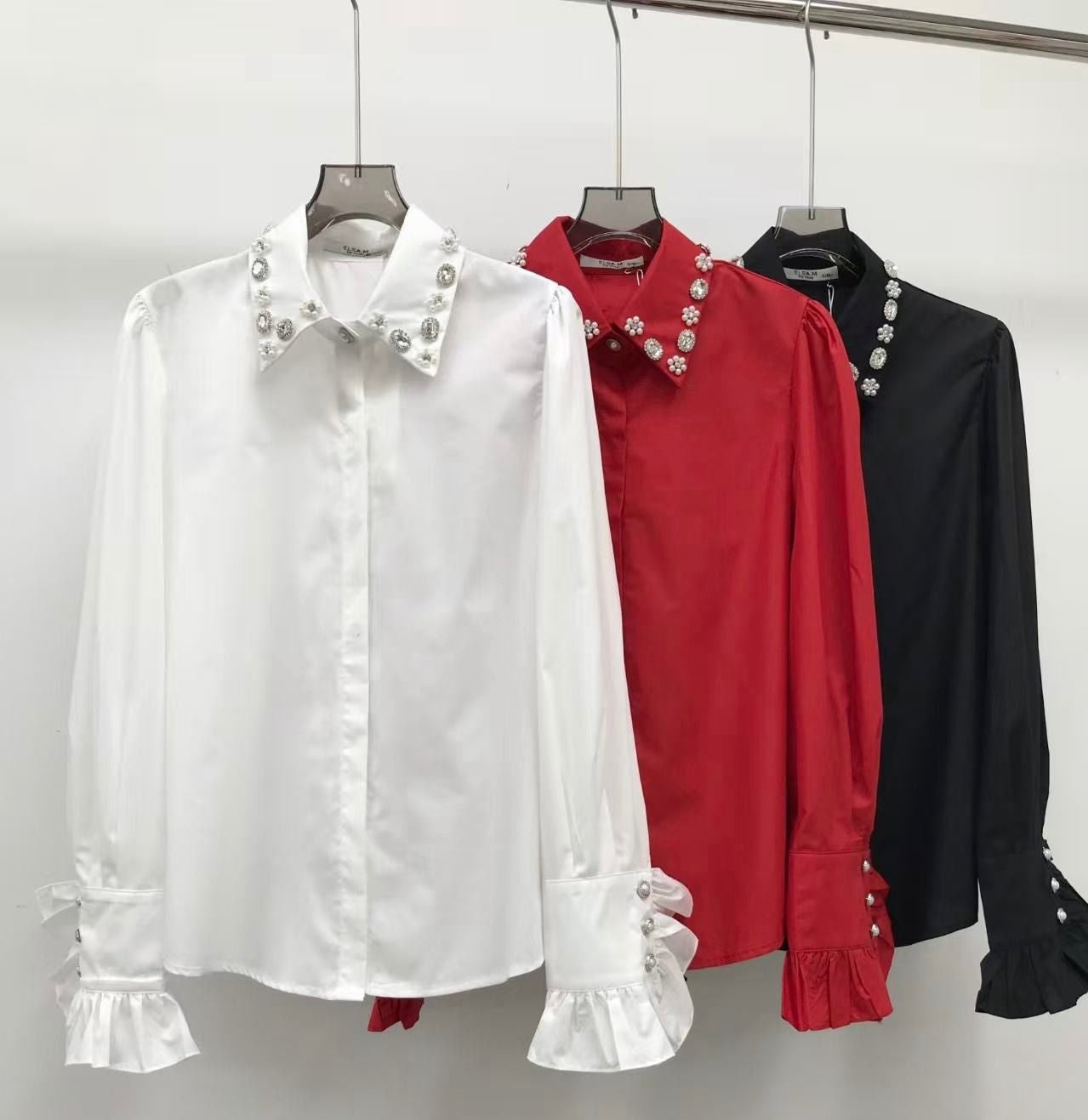 Cămașa Mery accesorizata cu pietre la guler