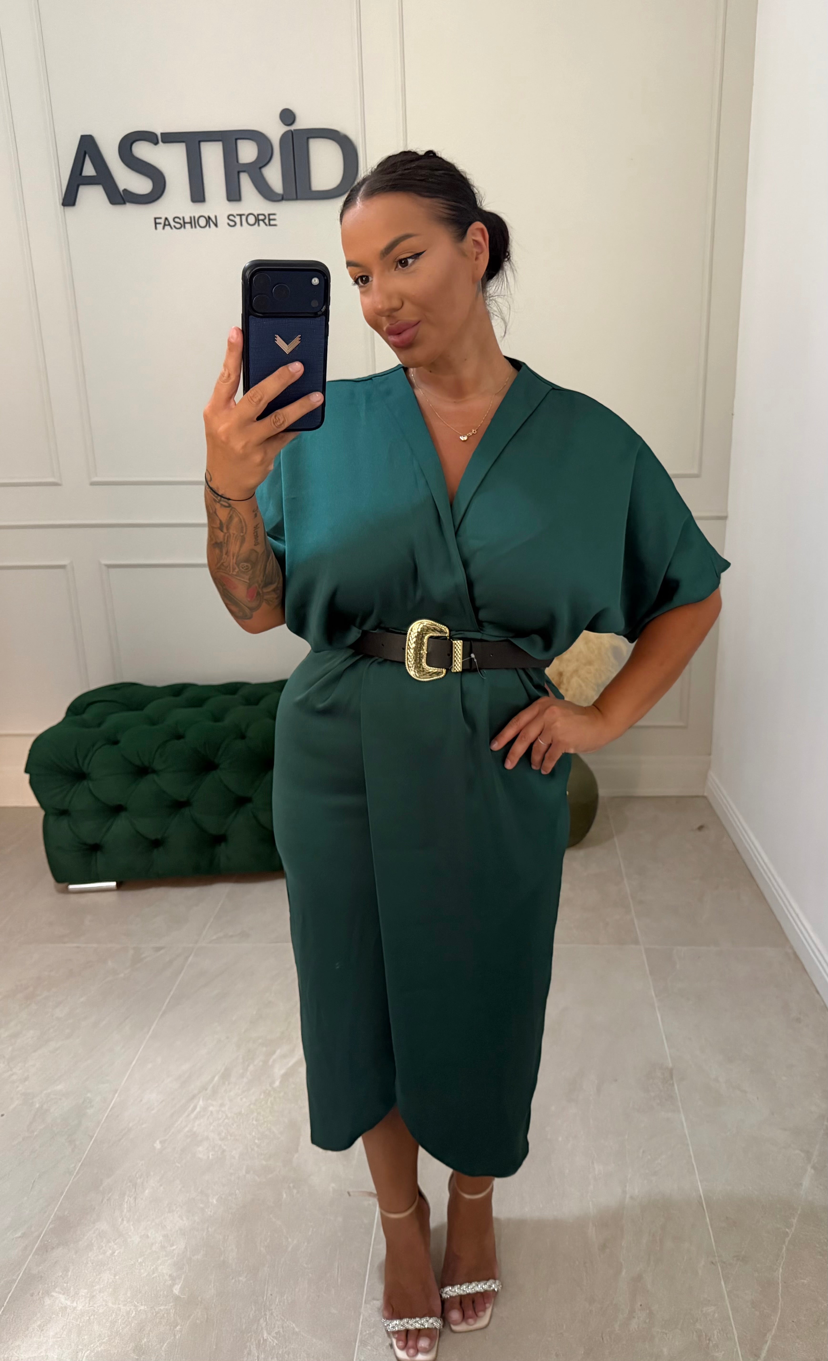Rochie Tilli midi din satin cu crapatura in fata