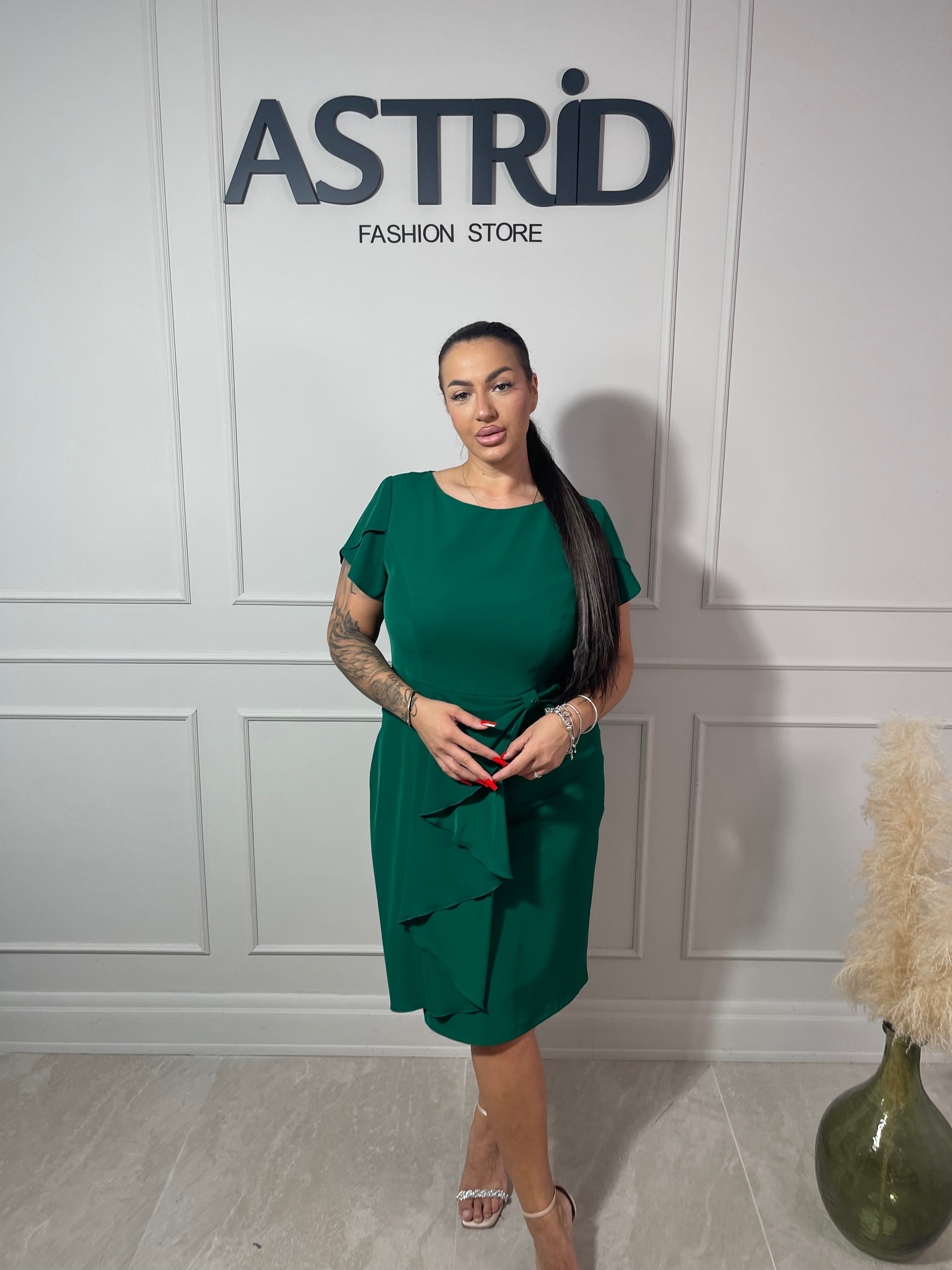 Rochie Nabila midi verde falduri în talie și mânecă scurtă