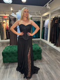 Rochie Amada lunga cu corset din dantela si pietre fusta plisata cu slit din dantela