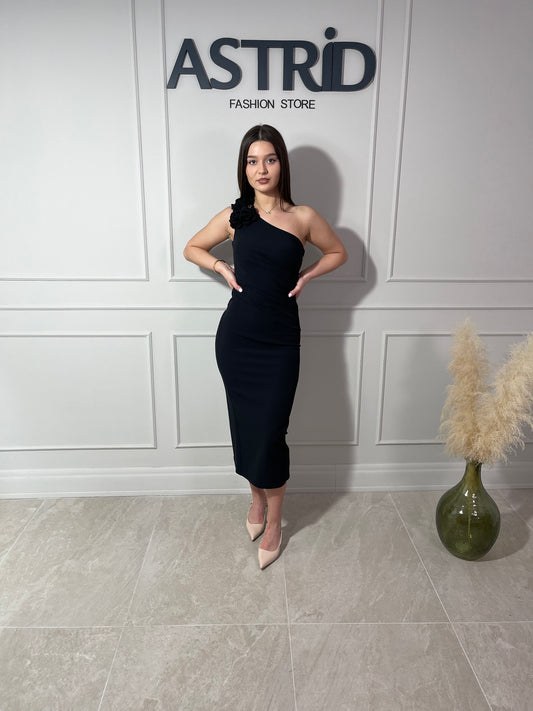 Rochie Olivia midi pe un umăr și accesoriu flori