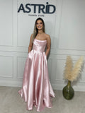 Rochie Karla, lungă din tafta, cu croială amplă și bust decorat cu aplicații strălucitoare, ideală pentru un look elegant și rafinat
