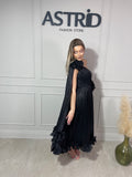 Rochie Ane midi plisată trena pe un umăr aplicații flori