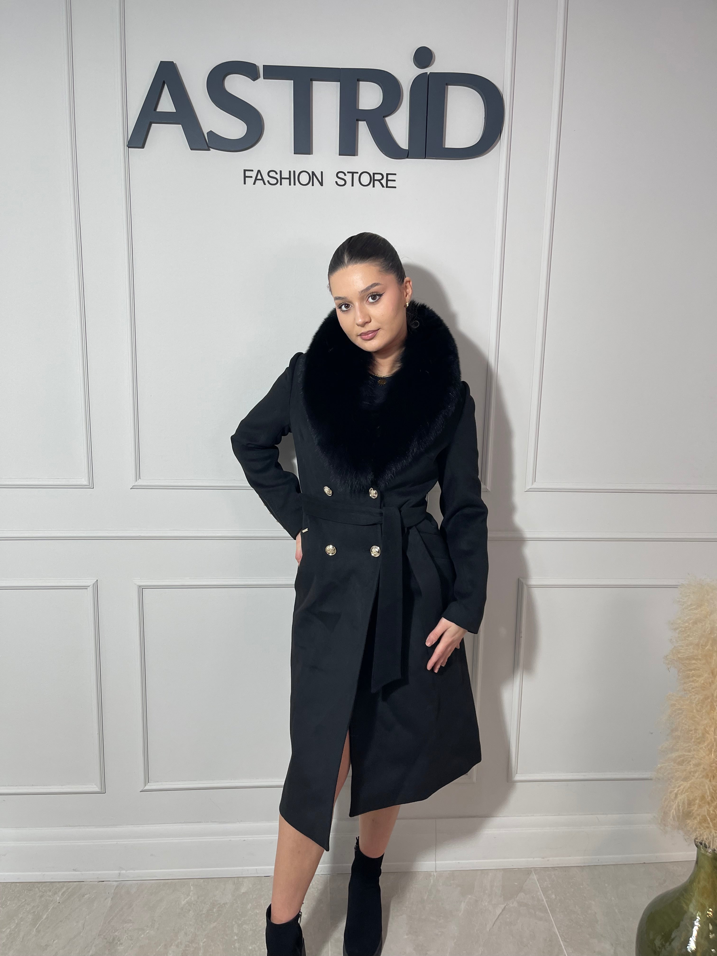 Palton Admena din cașmir blană naturală și nasturi aurii