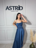 Rochie Erika lungă din satin în cloș cu corset la spate