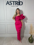 Rochie Sofia midi fucsia funda din satin pe umăr