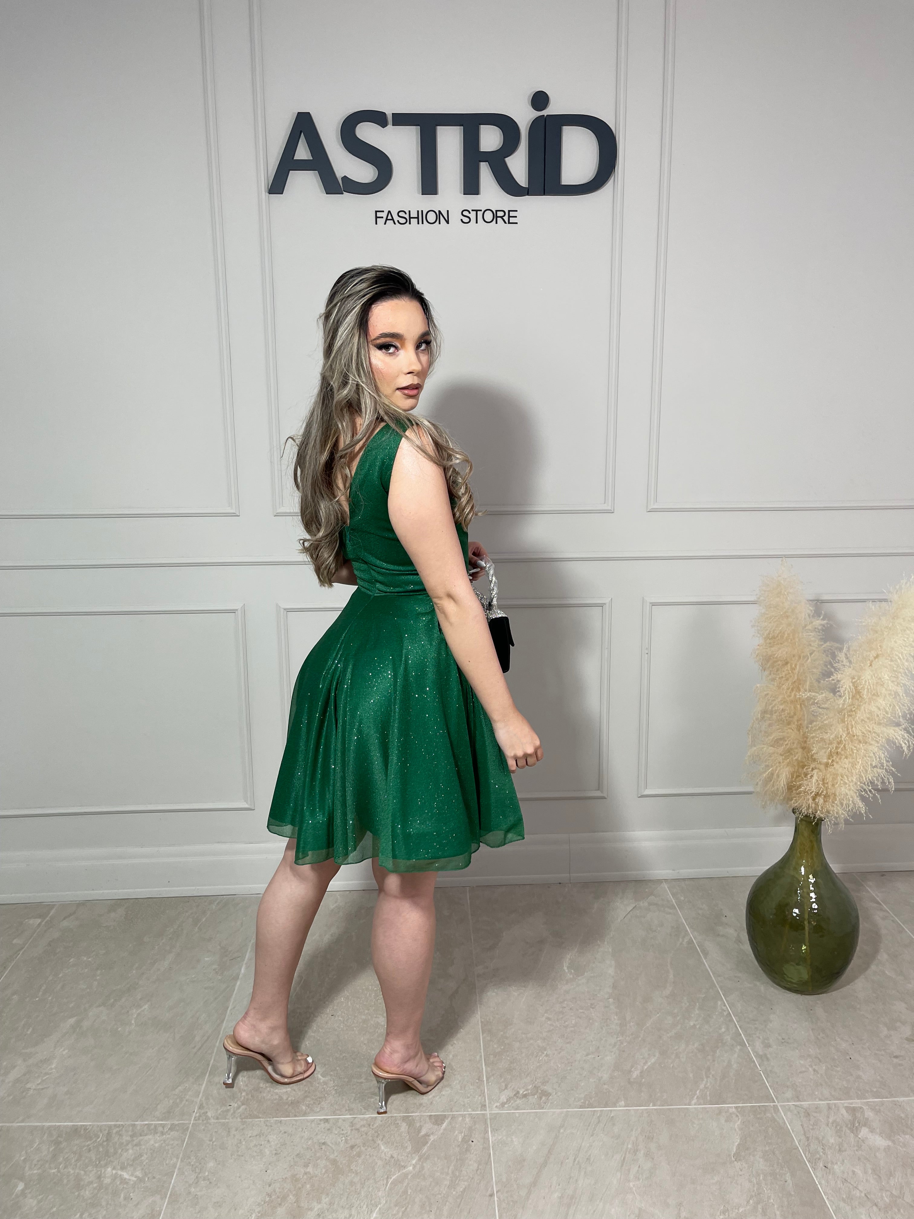 Rochie Mayra scurtă în cloș cu inserții sclipici