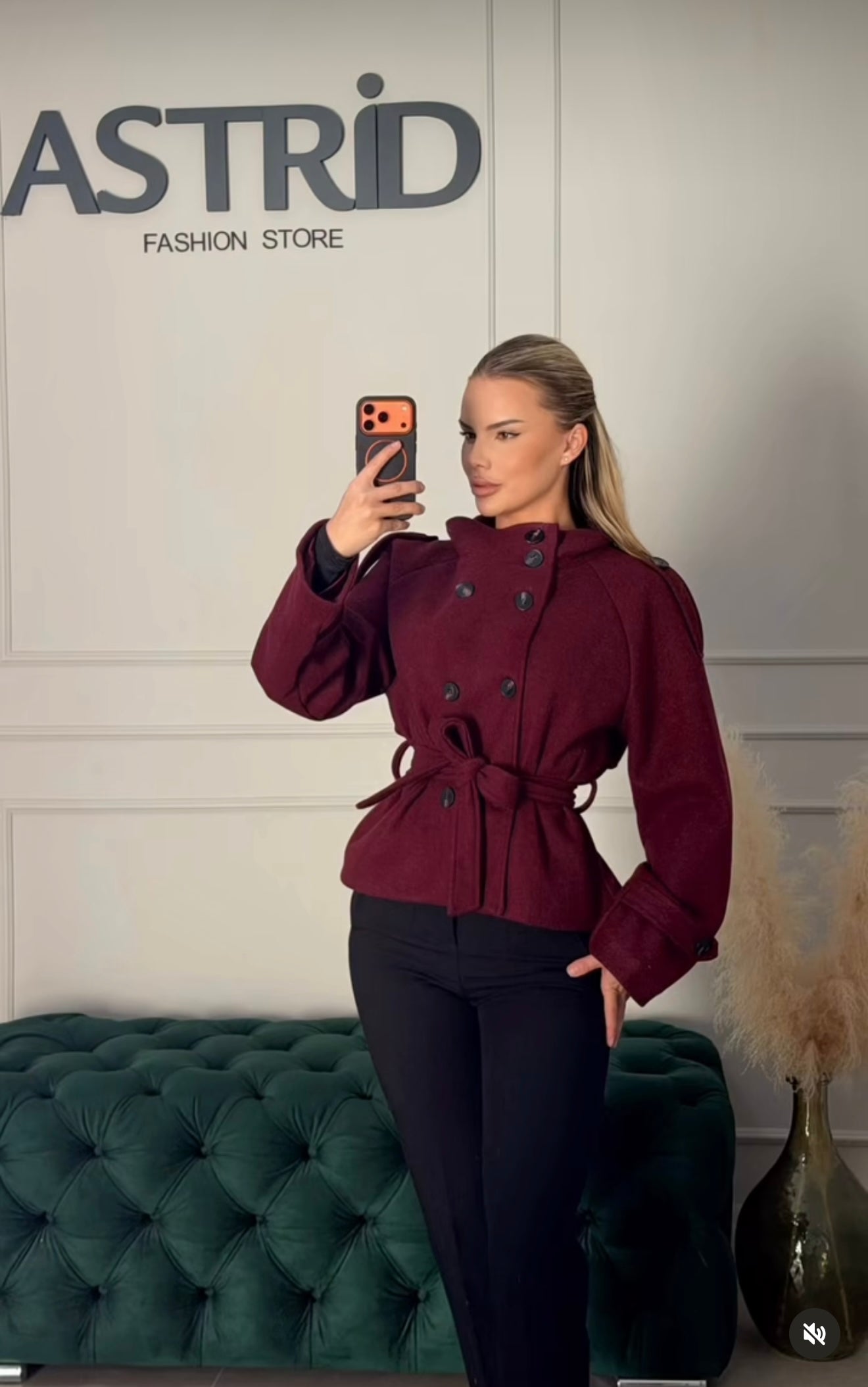 Jacheta Anais scurta cu nasturi dublii si cordon