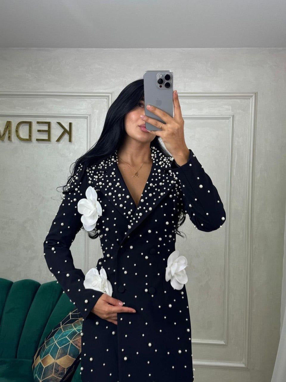 Rochie Nazisa din catifea tip sacou cu aplicatii pietre si flori 3D