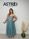 Rochie Zoe lungă turcoaz din tull, cu design delicat.