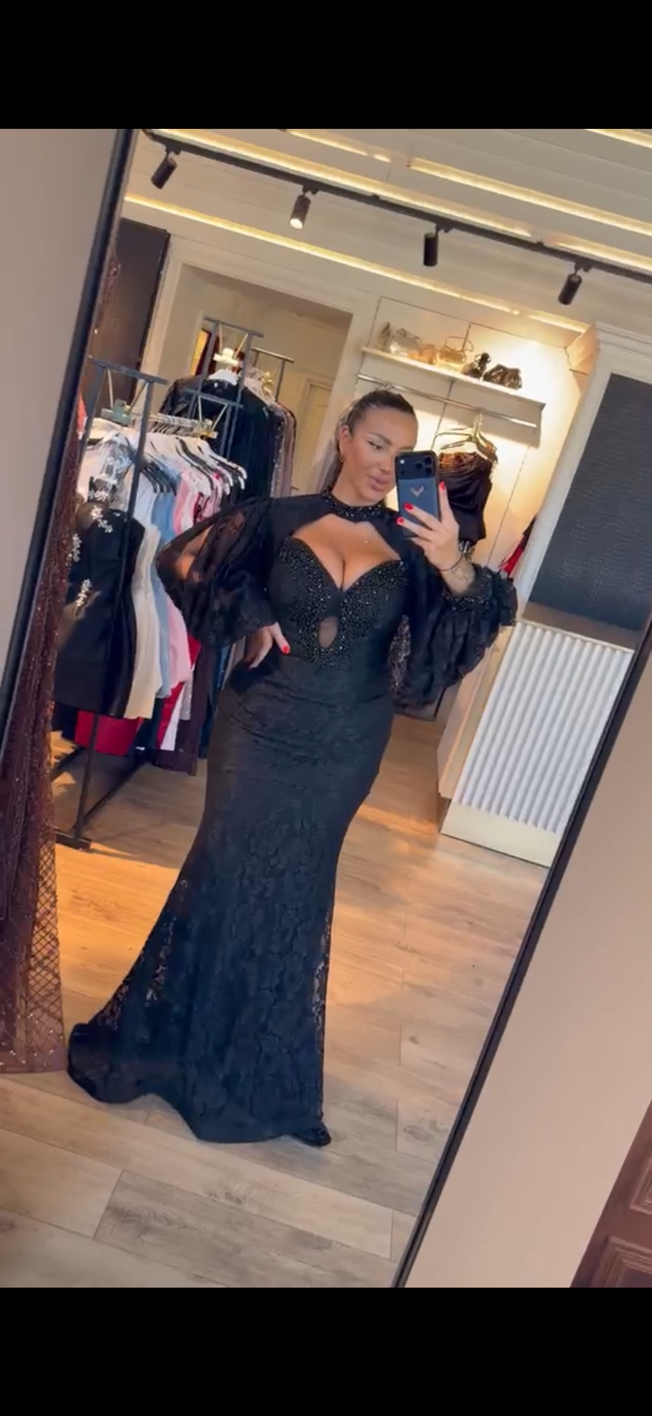 Rochie Althea lunga din dantela cu capa si aplicatii pietre