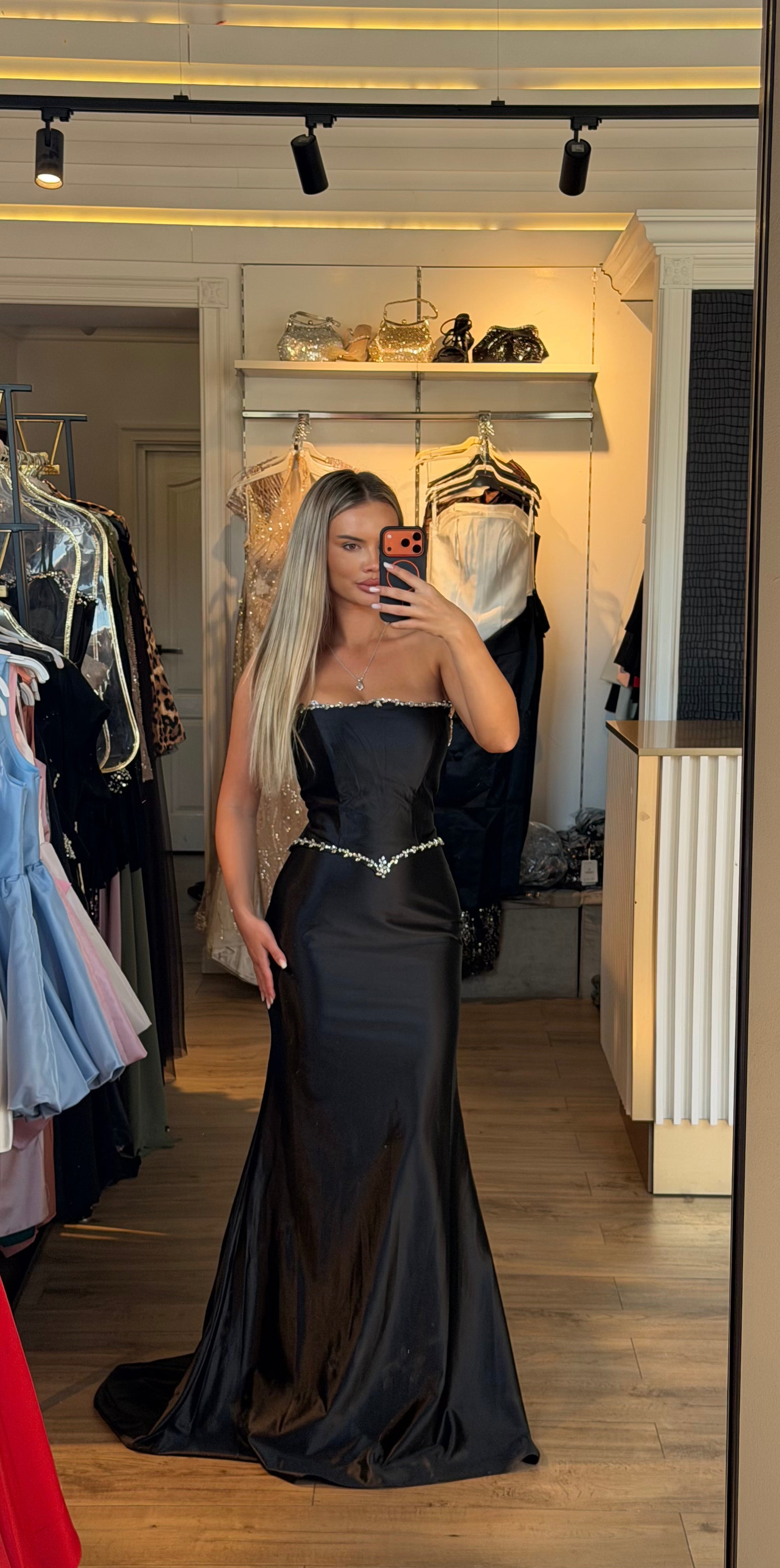 Rochie Pedri lunga din licra satinata cu aplicatii pietre si corset la spate